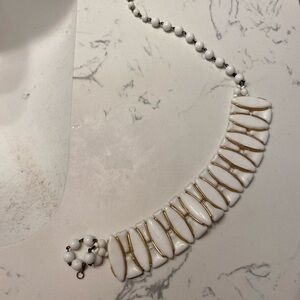 Collar necklace